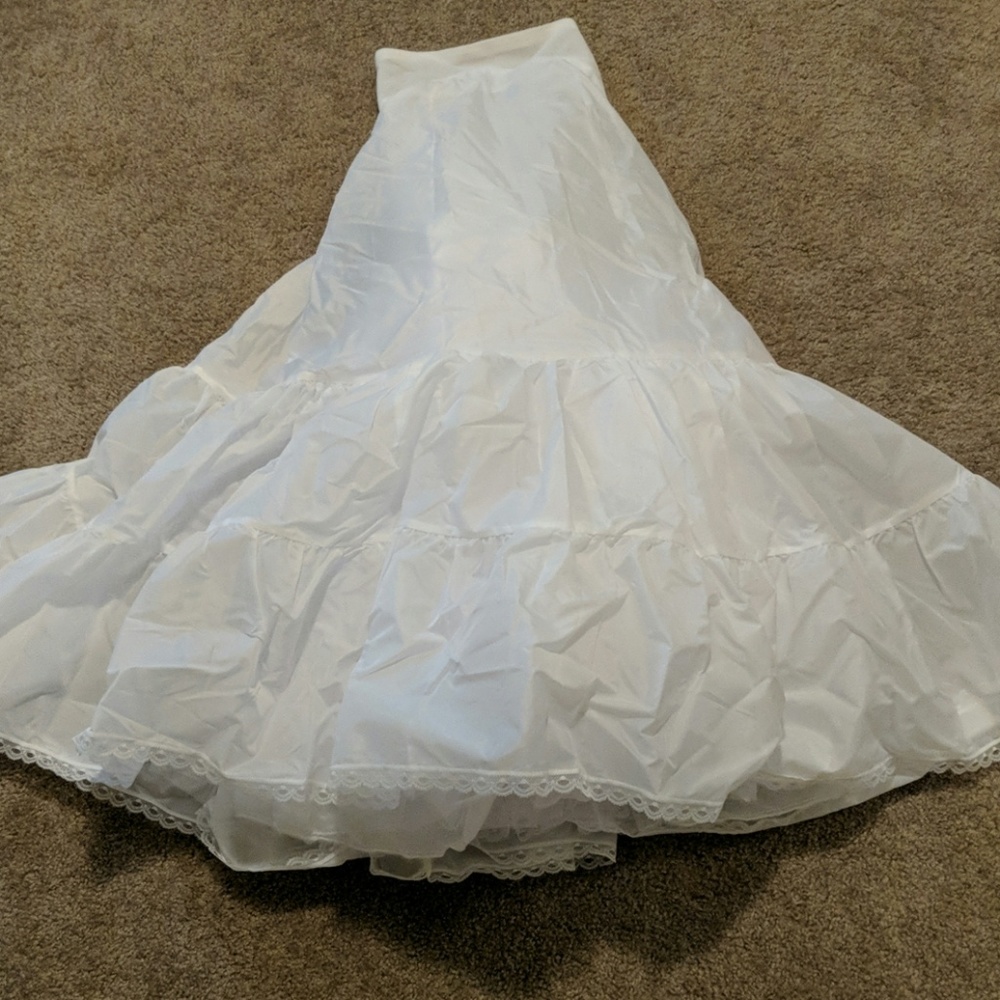 David's Bridal Petticoat size 2